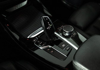 Подержанный автомобиль BMW X3 2018 года (15 фото)