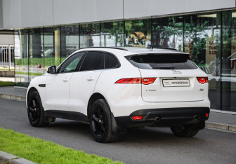 Подержанный автомобиль Jaguar F-Pace 2020 года (8 фото)
