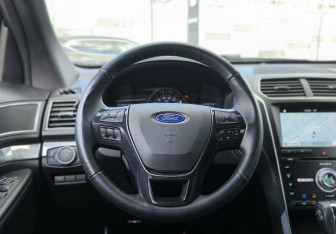 Подержанный автомобиль Ford Explorer 2018 года (18 фото)