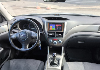 Подержанный автомобиль Subaru Forester Suv 2010 года (14 фото)