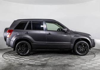 Подержанный автомобиль Suzuki Grand Vitara 2013 года (4 фото)