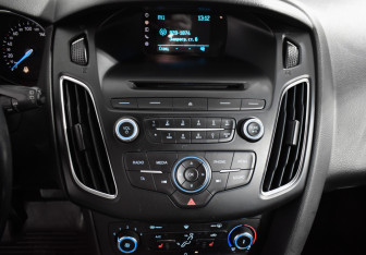 Подержанный автомобиль Ford Focus Hatchback 2017 года (18 фото)