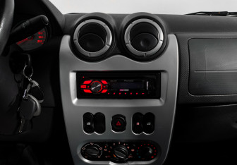 Подержанный автомобиль Renault Logan Sedan 2013 года (15 фото)