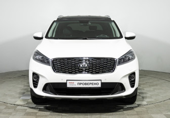 Подержанный автомобиль Kia Sorento 2018 года (2 фото)