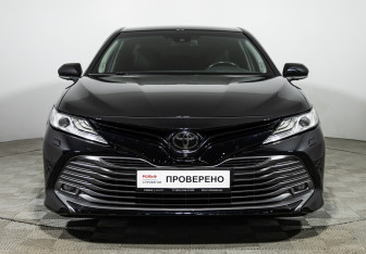Подержанный автомобиль Toyota Camry Sedan 2018 года (2 фото)