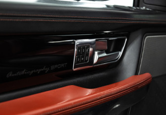 Подержанный автомобиль Land Rover Range Rover Sport 2012 года (26 фото)