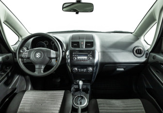 Подержанный автомобиль Suzuki SX4 Hatchback 2010 года (13 фото)