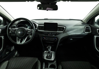 Подержанный автомобиль Kia Ceed Hatchback 2020 года (13 фото)