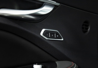 Подержанный автомобиль Geely Tugella 2023 года (18 фото)