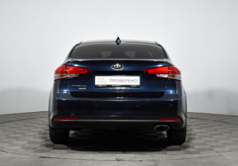 Подержанный автомобиль Kia Cerato Sedan 2019 года (6 фото)