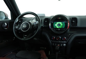 Подержанный автомобиль MINI Countryman 2019 года (11 фото)