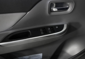 Подержанный автомобиль Mitsubishi L200 2015 года (20 фото)