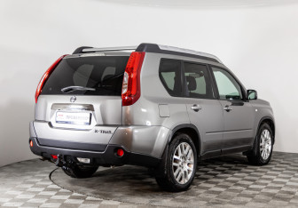 Подержанный автомобиль Nissan X-Trail 2013 года (5 фото)