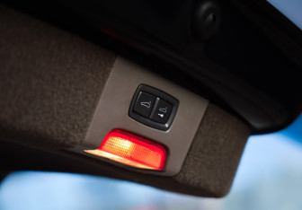 Подержанный автомобиль Porsche Cayenne 2015 года (37 фото)