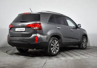 Подержанный автомобиль Kia Sorento 2014 года (5 фото)