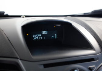 Подержанный автомобиль Ford Fiesta Sedan 2016 года (15 фото)