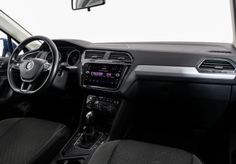 Подержанный автомобиль Volkswagen Tiguan 2020 года (9 фото)