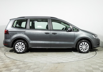 Подержанный автомобиль Volkswagen Sharan 2019 года (4 фото)