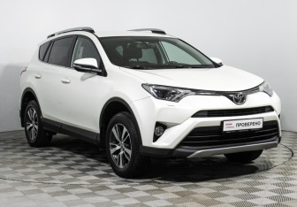Подержанный автомобиль Toyota RAV4 2017 года (3 фото)