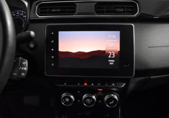 Подержанный автомобиль Renault Arkana 2019 года (17 фото)