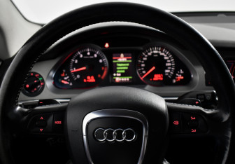 Подержанный автомобиль Audi A6 Sedan 2006 года (17 фото)