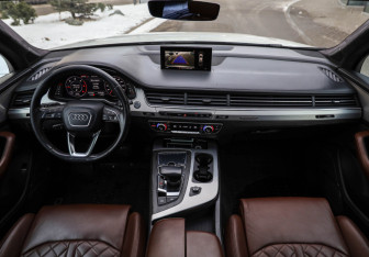 Подержанный автомобиль Audi Q7 2017 года (11 фото)