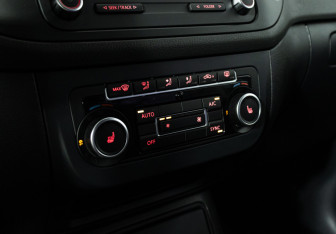 Подержанный автомобиль Volkswagen Golf Plus 2012 года (15 фото)