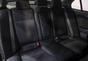 Подержанный автомобиль Mitsubishi Lancer Sedan 2010 года (19 фото)