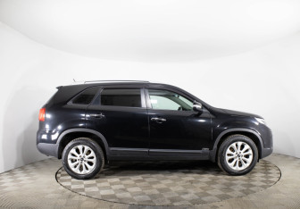 Подержанный автомобиль Kia Sorento 2017 года (4 фото)
