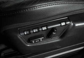 Подержанный автомобиль Volvo XC90 2012 года (15 фото)