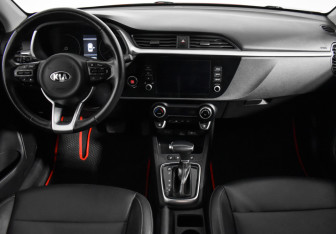 Подержанный автомобиль Kia Rio Sedan 2020 года (14 фото)