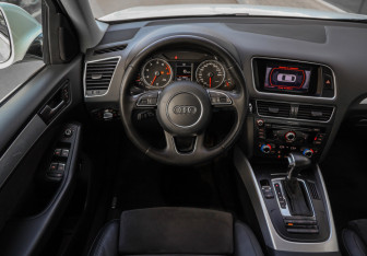 Подержанный автомобиль Audi Q5 2015 года (11 фото)
