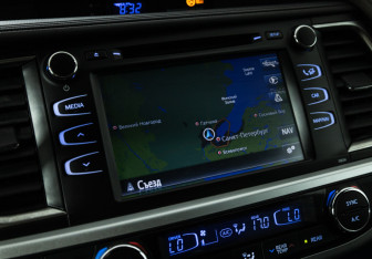 Подержанный автомобиль Toyota Highlander 2014 года (18 фото)