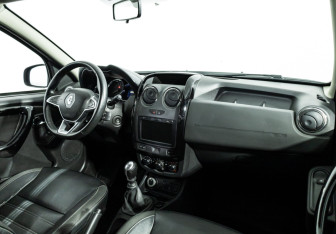 Подержанный автомобиль Renault Duster 2019 года (9 фото)