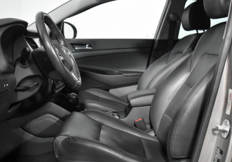 Подержанный автомобиль Hyundai Tucson 2016 года (12 фото)