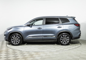 Подержанный автомобиль Chery Tiggo 8 2020 года (8 фото)