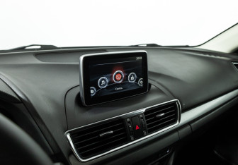 Подержанный автомобиль Mazda 3 Hatchback 2014 года (16 фото)
