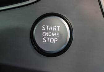 Подержанный автомобиль Audi Q7 2015 года (40 фото)