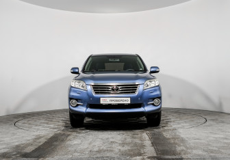 Подержанный автомобиль Toyota RAV4 2010 года (2 фото)
