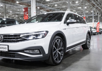 Подержанный автомобиль Volkswagen Passat Wagon 2019 года (6 фото)