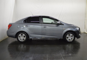 Подержанный автомобиль Chevrolet Aveo Sedan 2013 года (4 фото)
