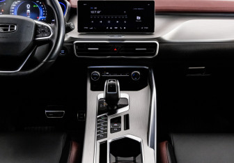 Подержанный автомобиль Geely Coolray 2021 года (15 фото)