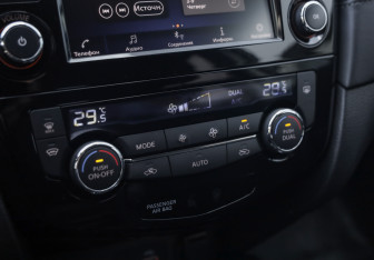 Подержанный автомобиль Nissan X-Trail 2022 года (16 фото)
