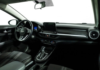 Подержанный автомобиль Kia Cerato Sedan 2022 года (9 фото)