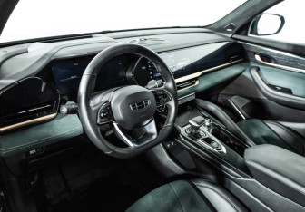 Подержанный автомобиль Geely Monjaro 2023 года (11 фото)