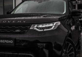 Подержанный автомобиль Land Rover Discovery 2017 года (2 фото)