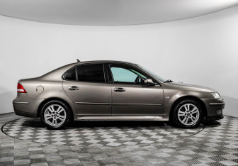 Подержанный автомобиль Saab 9-3 Sedan 2003 года (4 фото)
