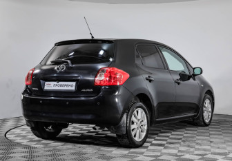 Подержанный автомобиль Toyota Auris Hatchback 2007 года (5 фото)
