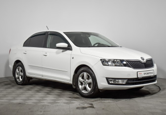 Подержанный автомобиль Skoda Rapid Liftback 2015 года (3 фото)