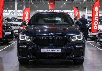 Подержанный автомобиль BMW X6 2020 года (3 фото)